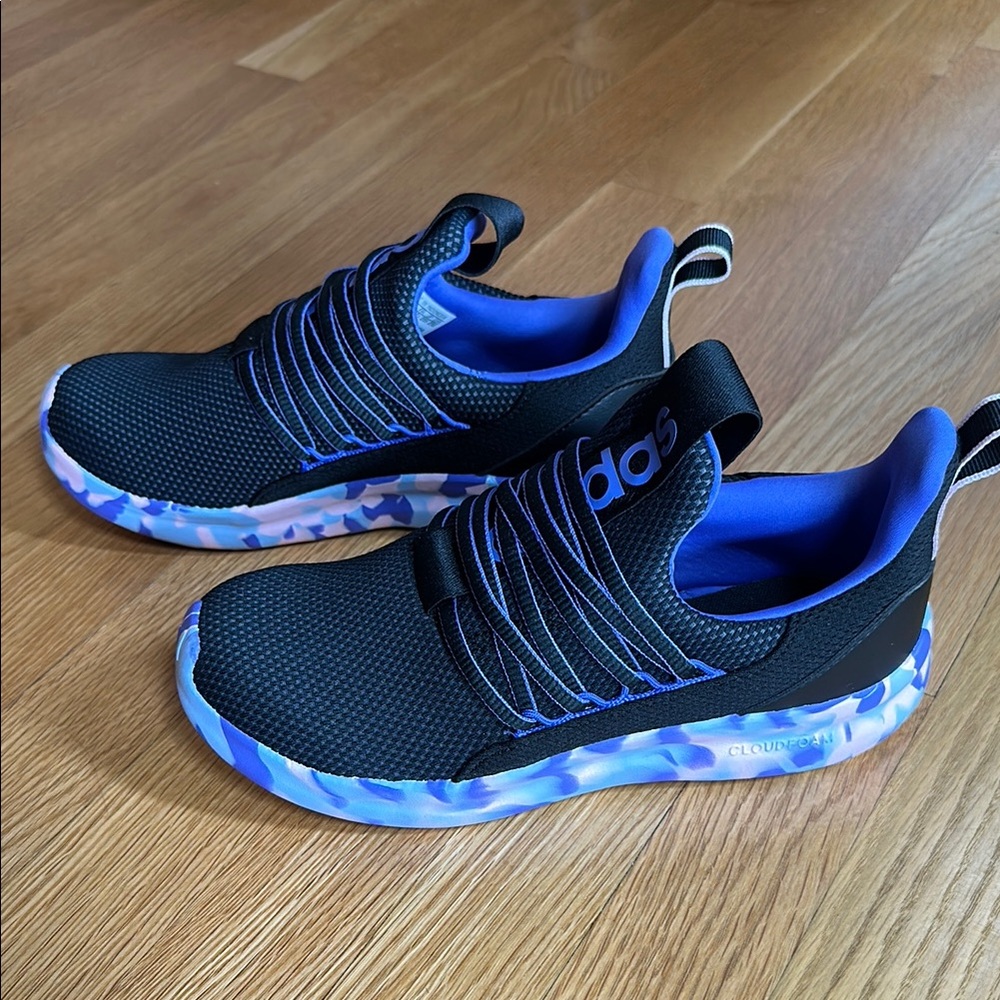 Adidas Sneakers